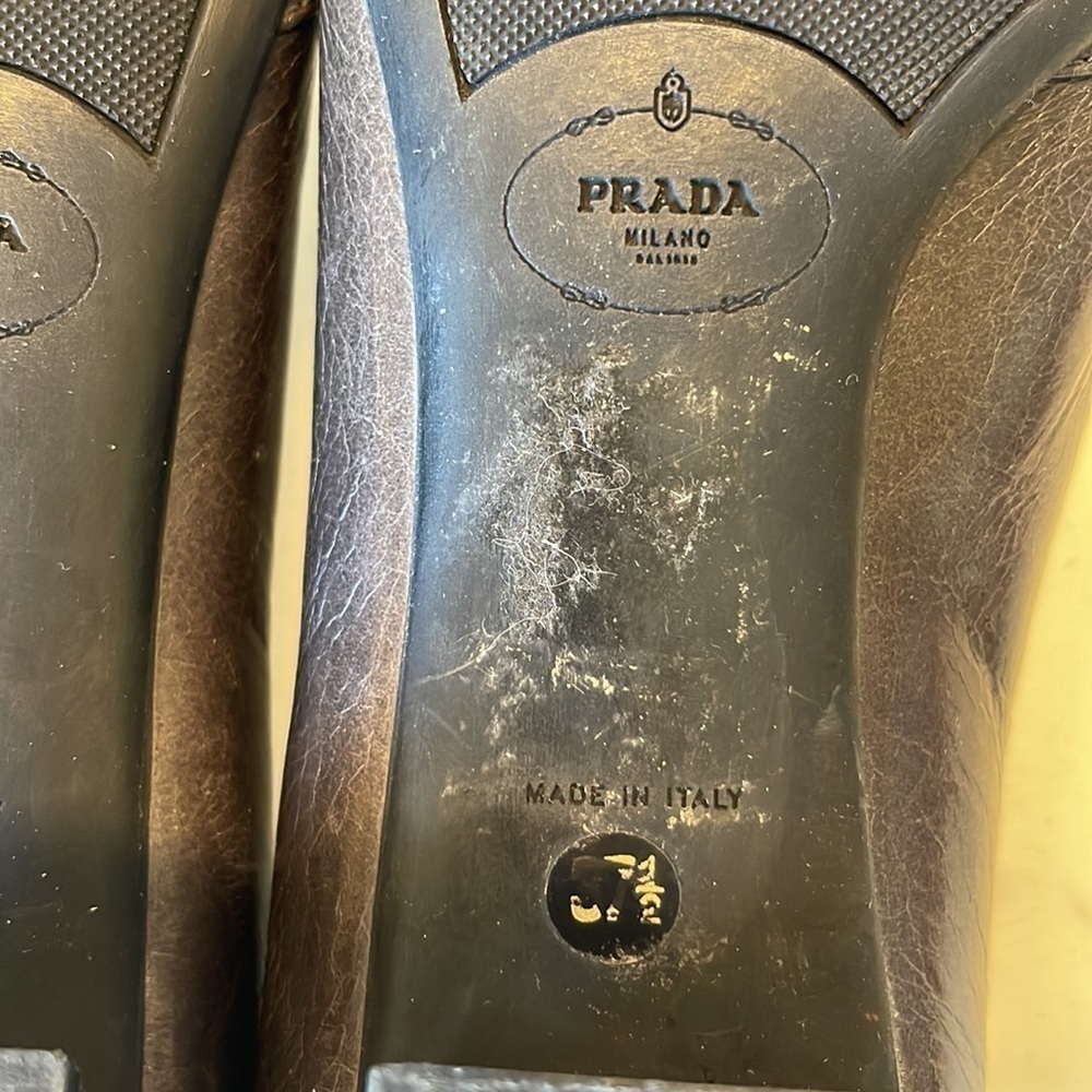 Prada Grey Kitten Block Heel.Buckled Front Round Studding Pumps 37.5. A1544 - Picture 8 of 10